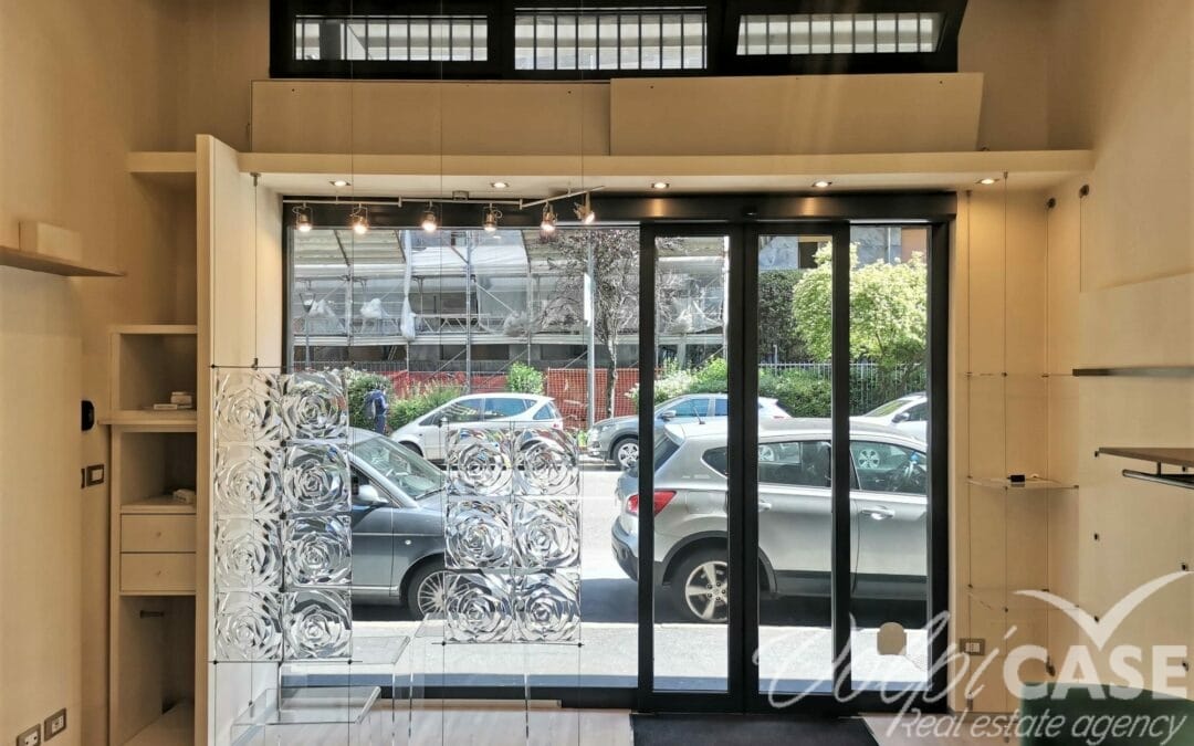 Negozio con una vetrina – Via Cagliero