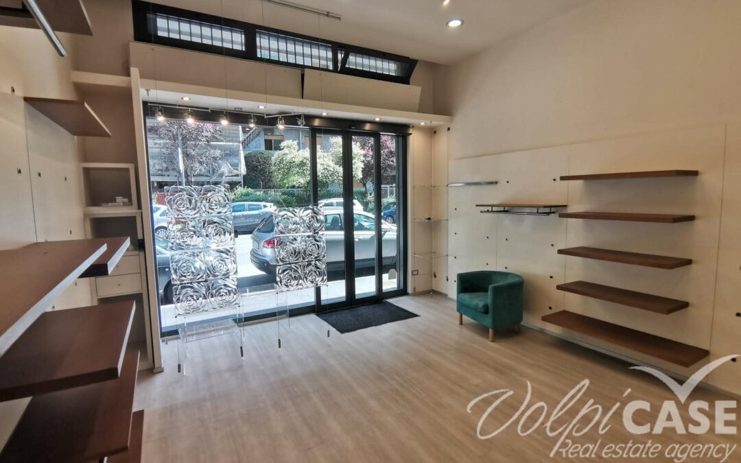 Negozio con ampia vetrina in Via Cagliero – Maggiolina