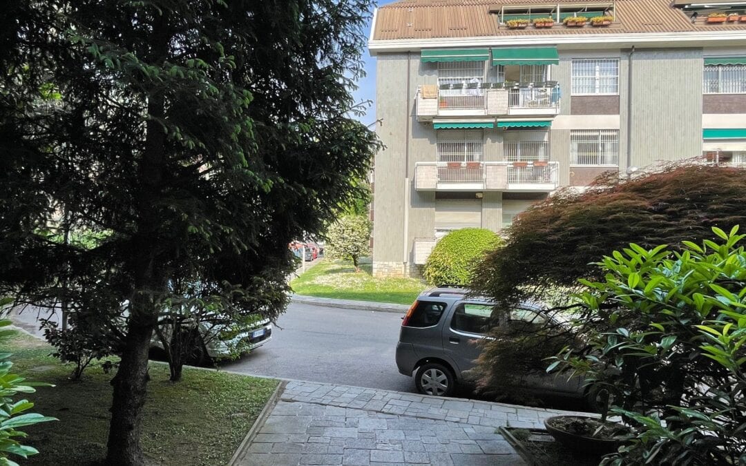 Monolocale ristrutturato e arredato – Villaggio dei Giornalisti
